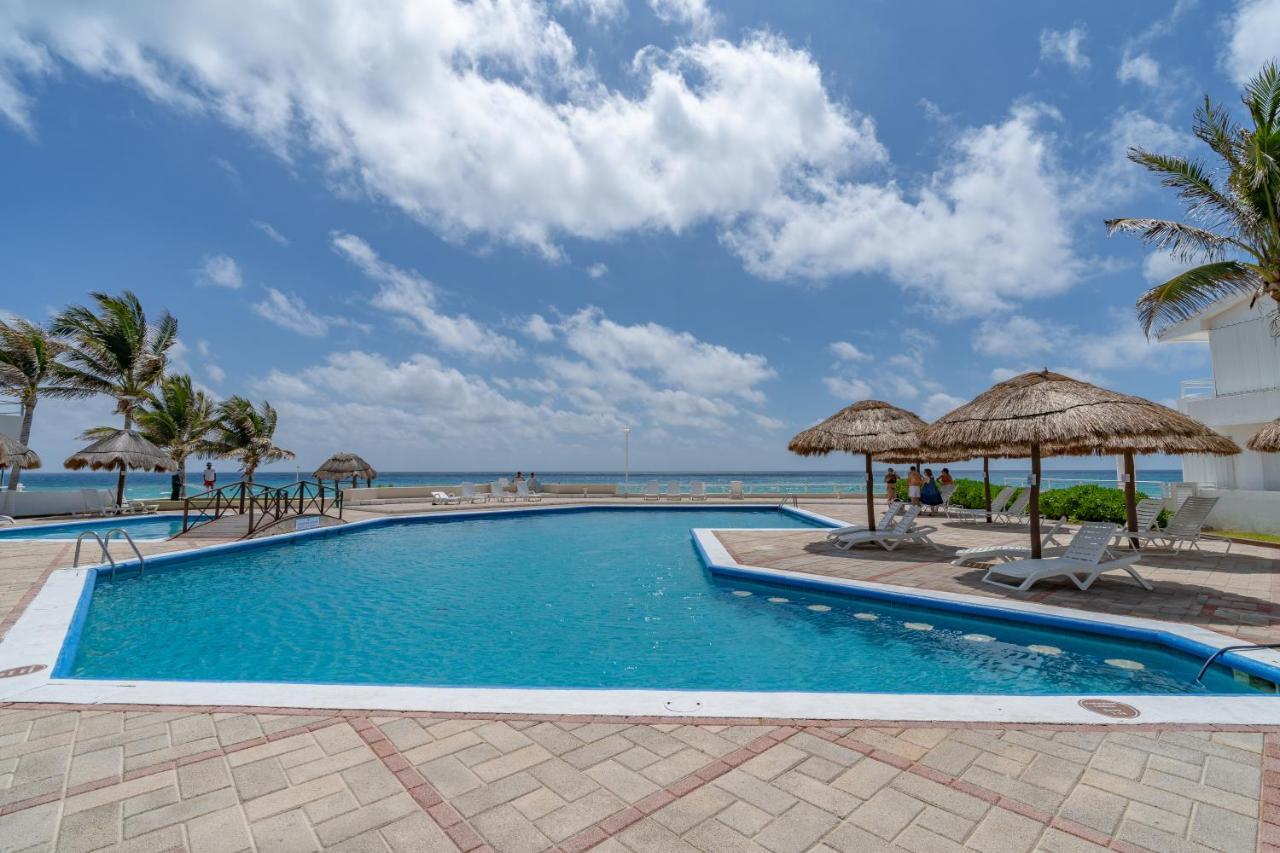 Ocean View Three Bedroom, Three Story Penthouse By The Beach Cancún Exterior foto